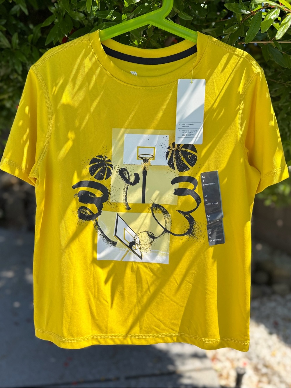 NWT all in motion   Swim T-Shirt  size M8